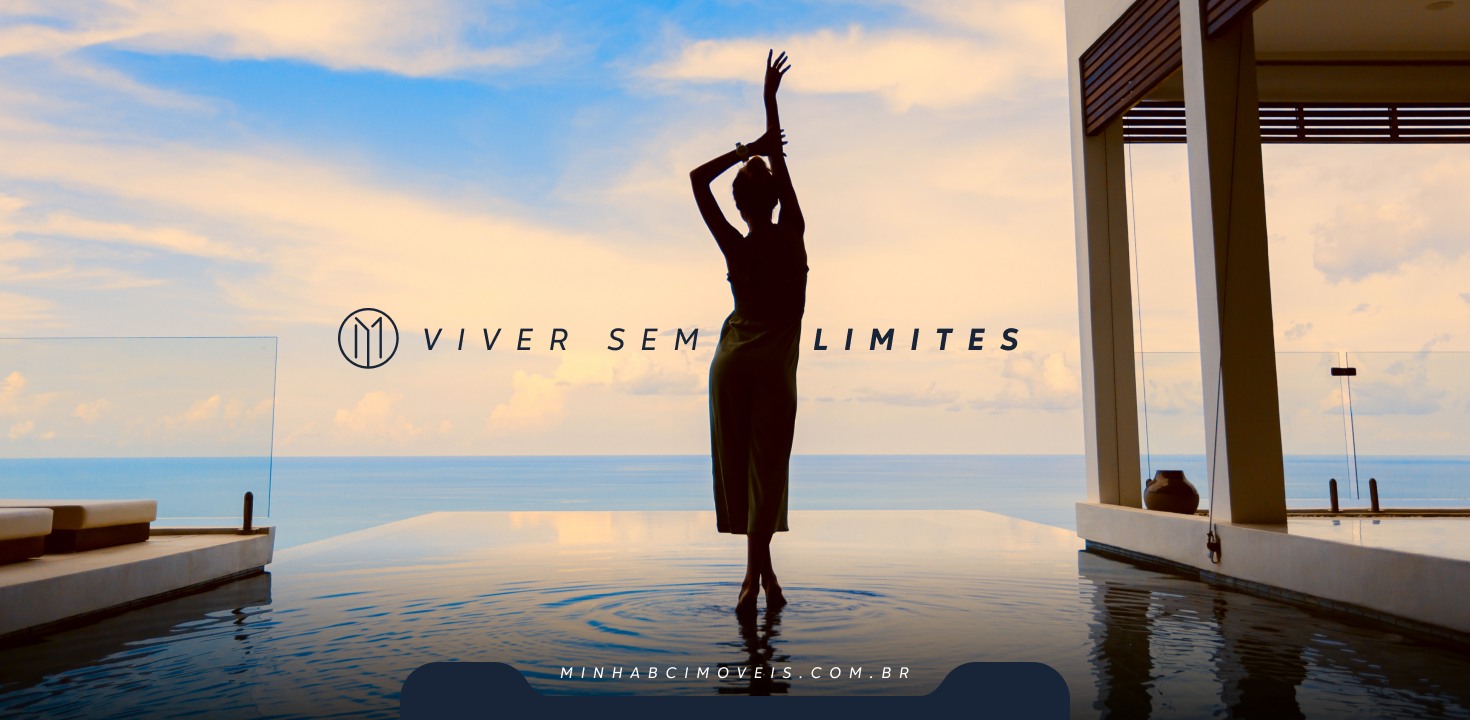 Mulher em silhueta na piscina de borda infinita diante do mar, e a frase Viver sem limites