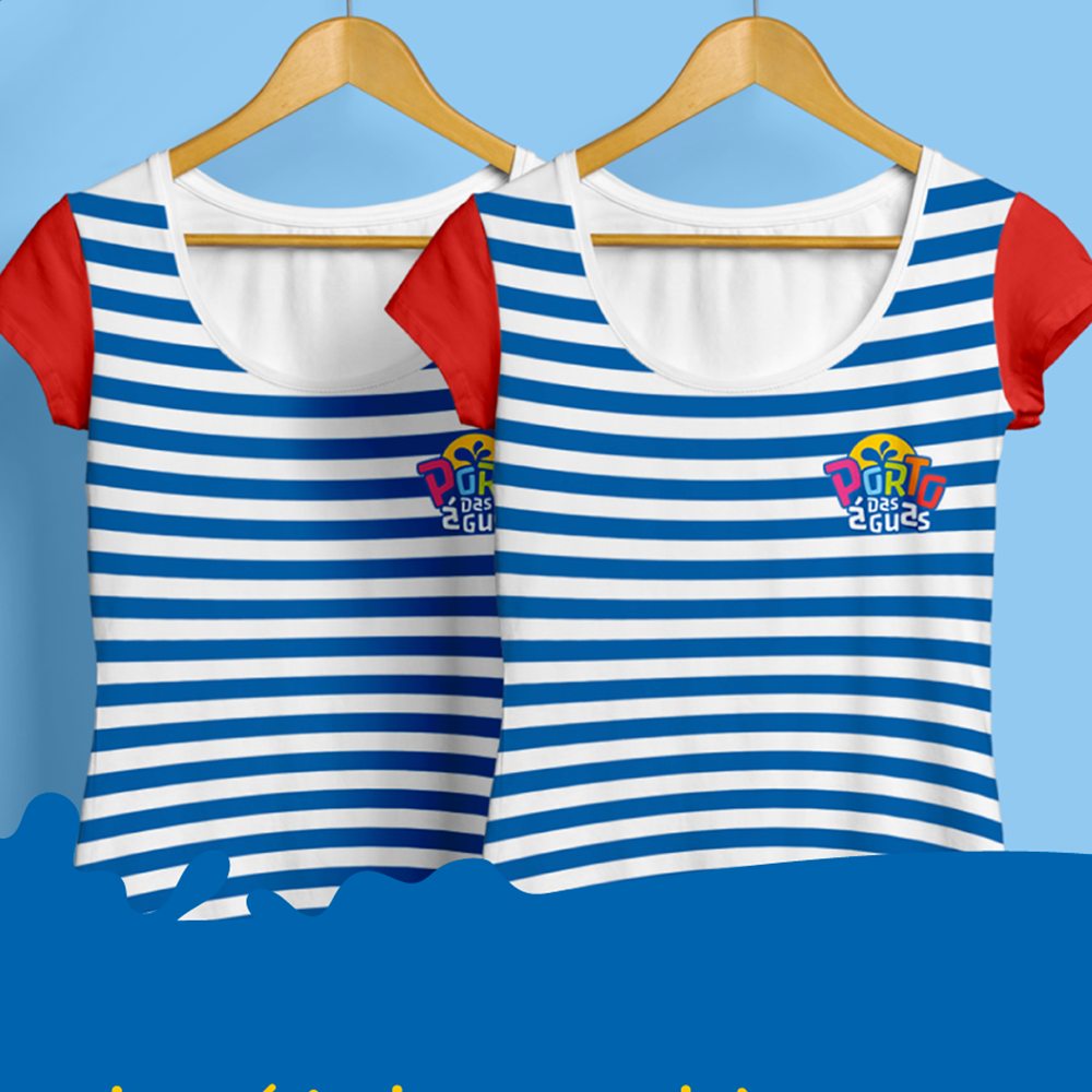 Camisetas listradas azul e branco com o logo Porto das Águas